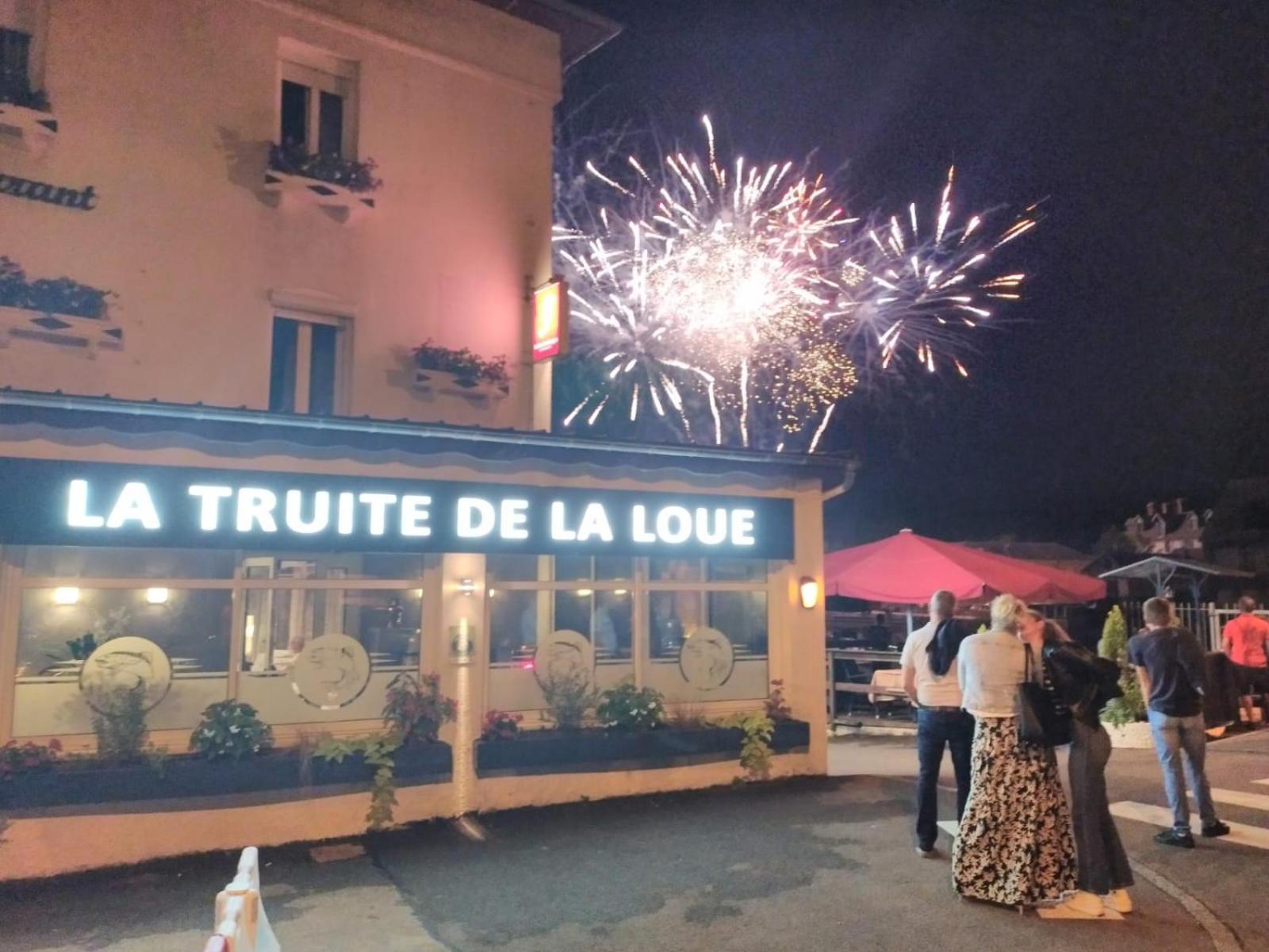 Отель La Truite De La Loue Quingey Экстерьер фото